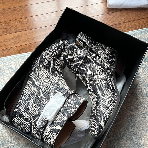 Coach Dylan Booties New Snakeskin Leather 9.5 NIB - Picture 6 of 7